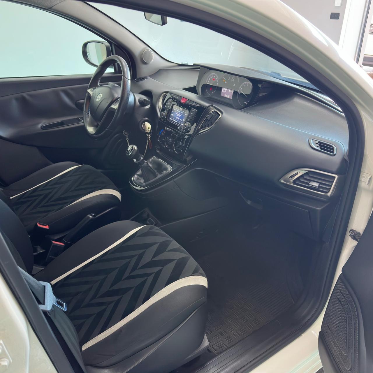 Lancia Ypsilon 1.2 69 CV 5 porte Gold my18