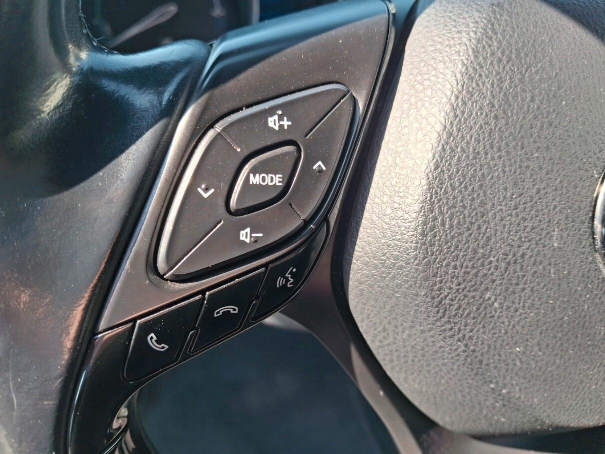 Toyota C-HR 1.8 Hybrid E-CVT Trend