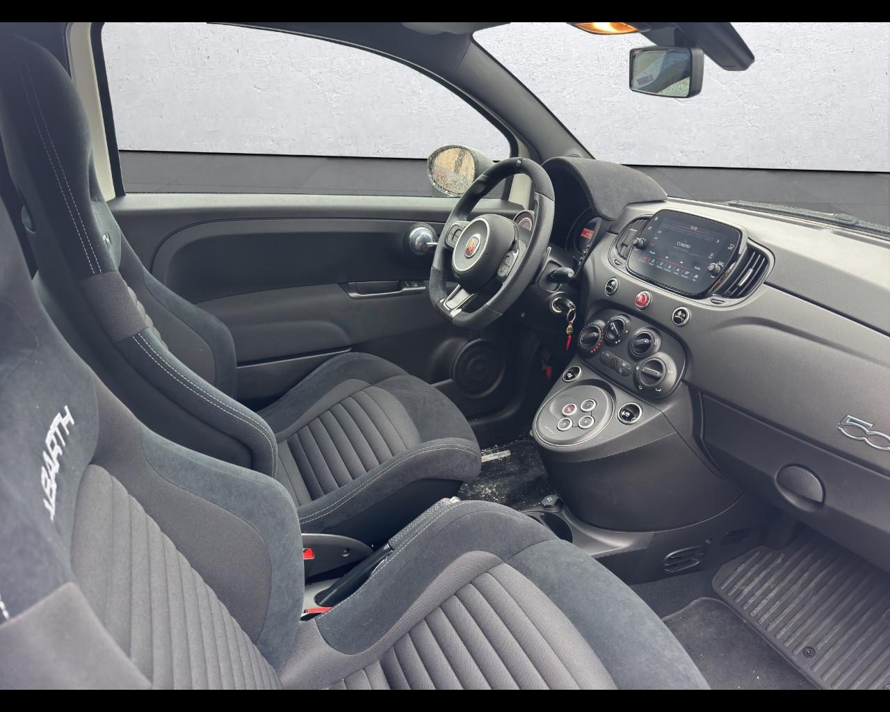 ABARTH 695 - 695 1.4 Turbo T-Jet 180 CV M.T.A.