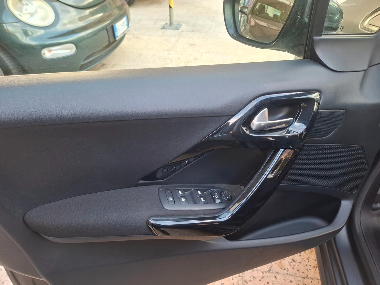Peugeot 208 BlueHDi 75 5 porte Allure