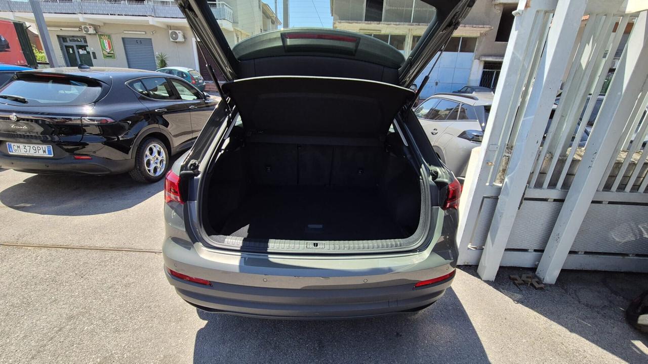 Audi Q3 35 TDI S tronic Business