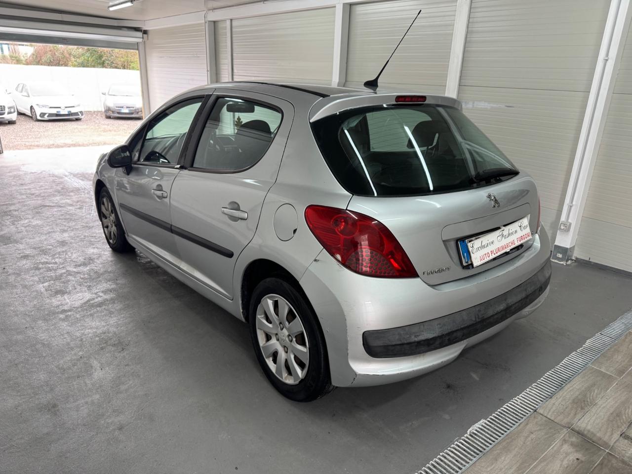 Peugeot 207 1.4 HDi 70CV 5p. ONE Line
