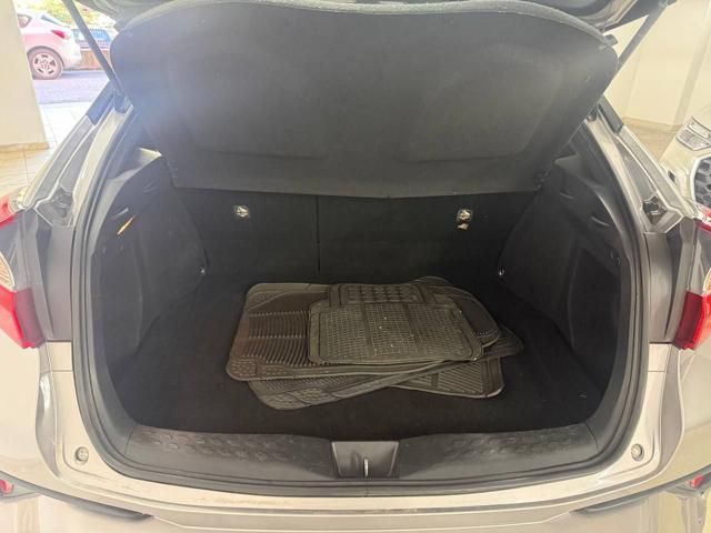 TOYOTA C-HR 1.8 Hybrid E-CVT Business