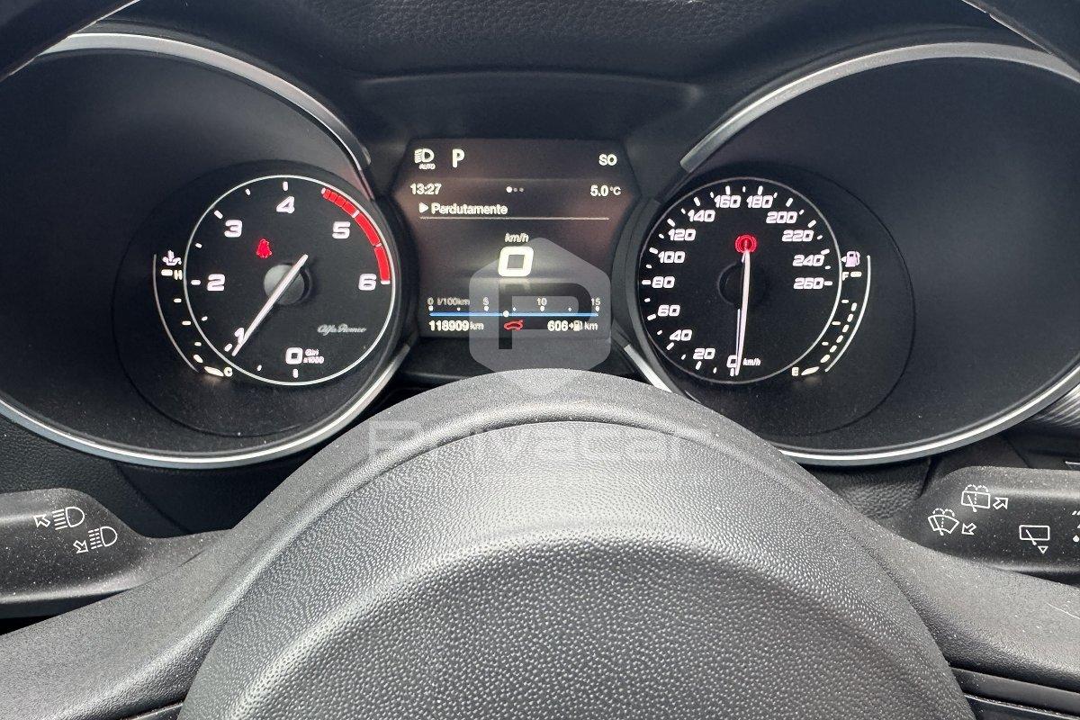 ALFA ROMEO Stelvio 2.2 Turbodiesel 180 CV AT8 Q4 Executive