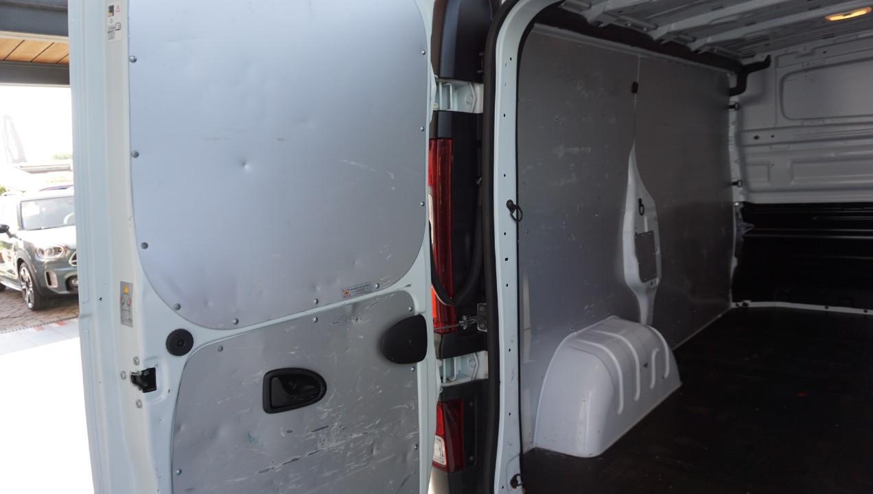 RENAULT Trafic T27 2.0 dci 120cv L1H1 Ice