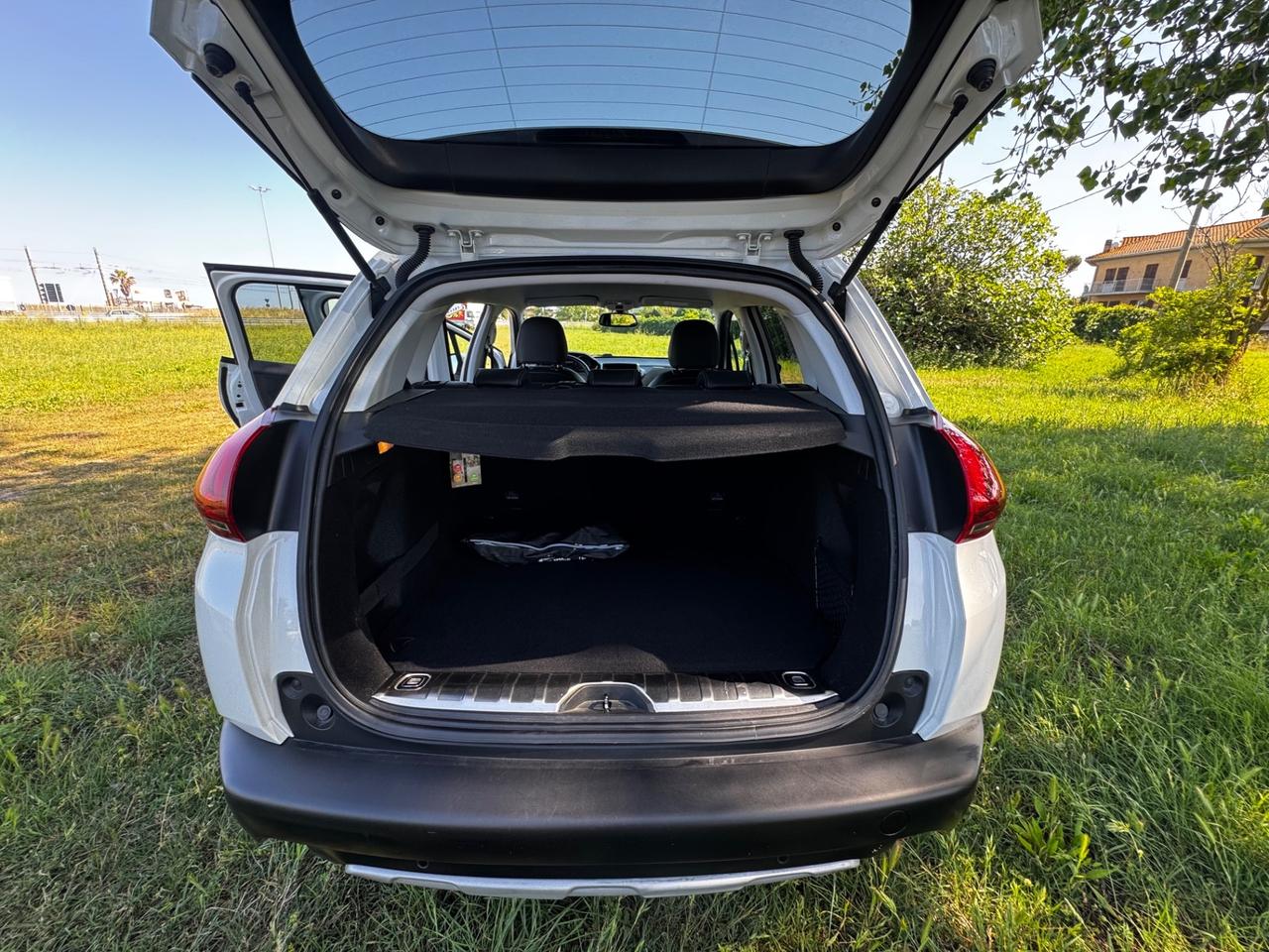 Peugeot 2008 BlueHDi 120 S&S Allure Neo P ok