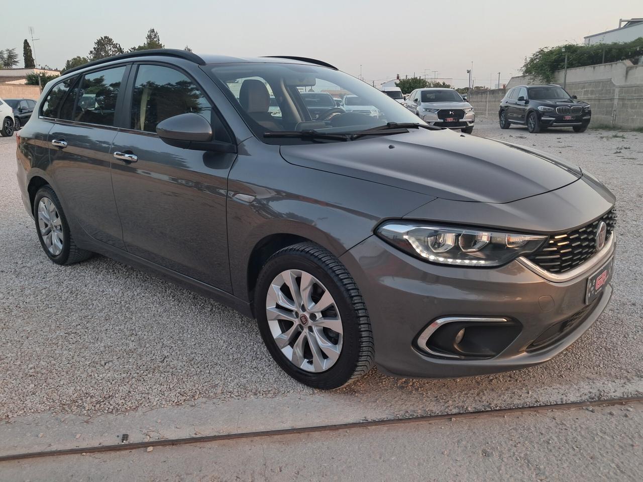 Fiat Tipo 1.6Mtj 120cv-Lounge*NAVI*LED*CRUISE