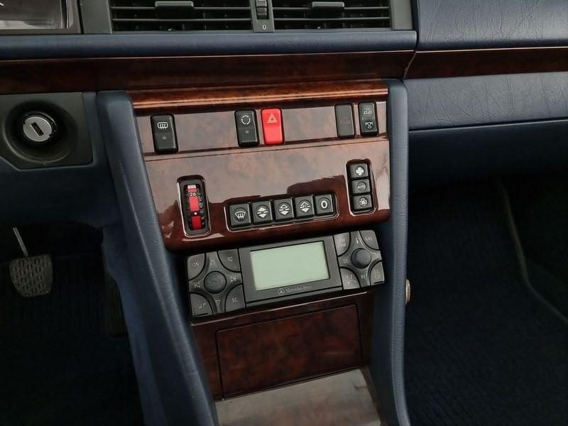 Mercedes-Benz Serie E E 200 cat Cabriolet ASI