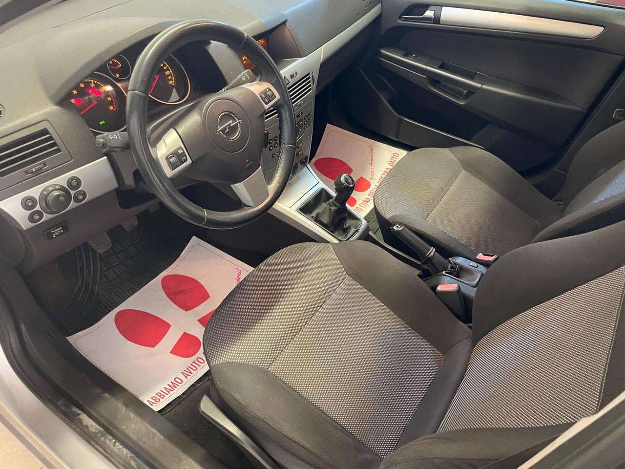 Opel Astra 5p 1.4 GPL FULL TAGLIANDATA NEOPATENTATI