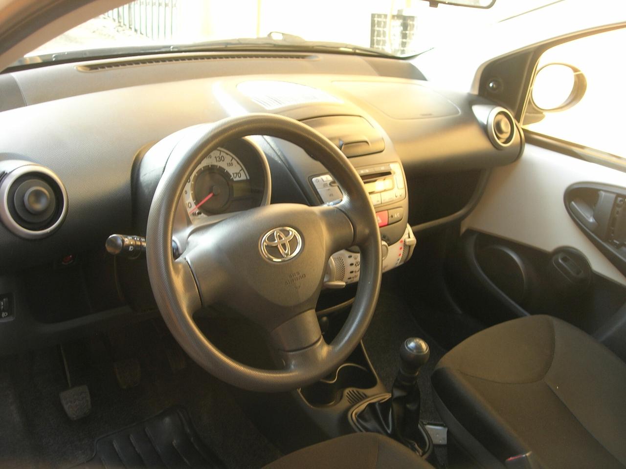 Toyota Aygo 1.0 12V VVT-i 5 porte Active Connect