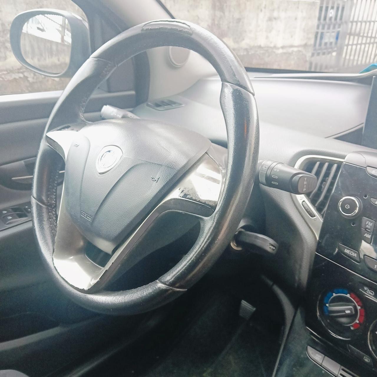 Lancia Ypsilon 1.3 MJT 16V 95 CV 5 porte S&S Gold