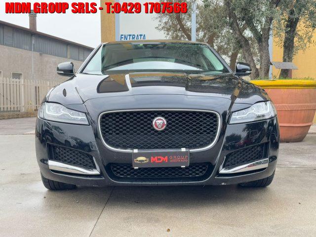 JAGUAR XF 2.0 D 180 CV aut. Chequered Flag