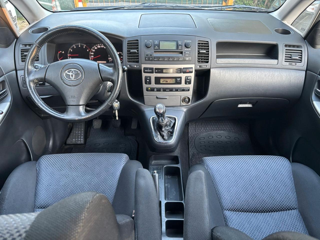 Toyota Corolla Verso 2.0 tdi D-4D OK Neopatentati
