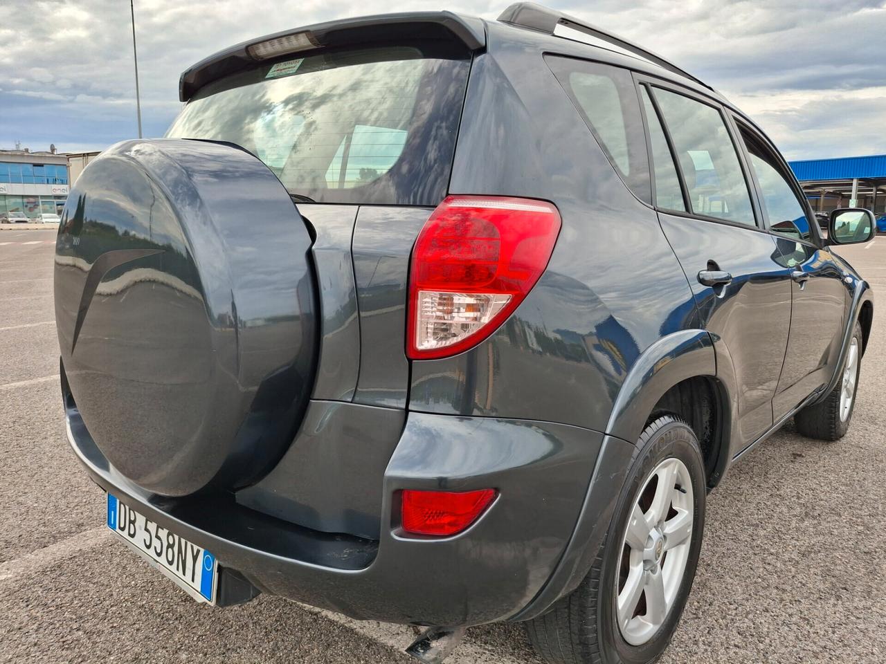 Toyota RAV 4 2.2 D-4D-DIESEL*PERFETTA*