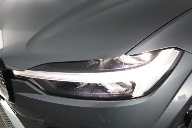 VOLVO XC60 XC60 B4 (d) automatico R-design