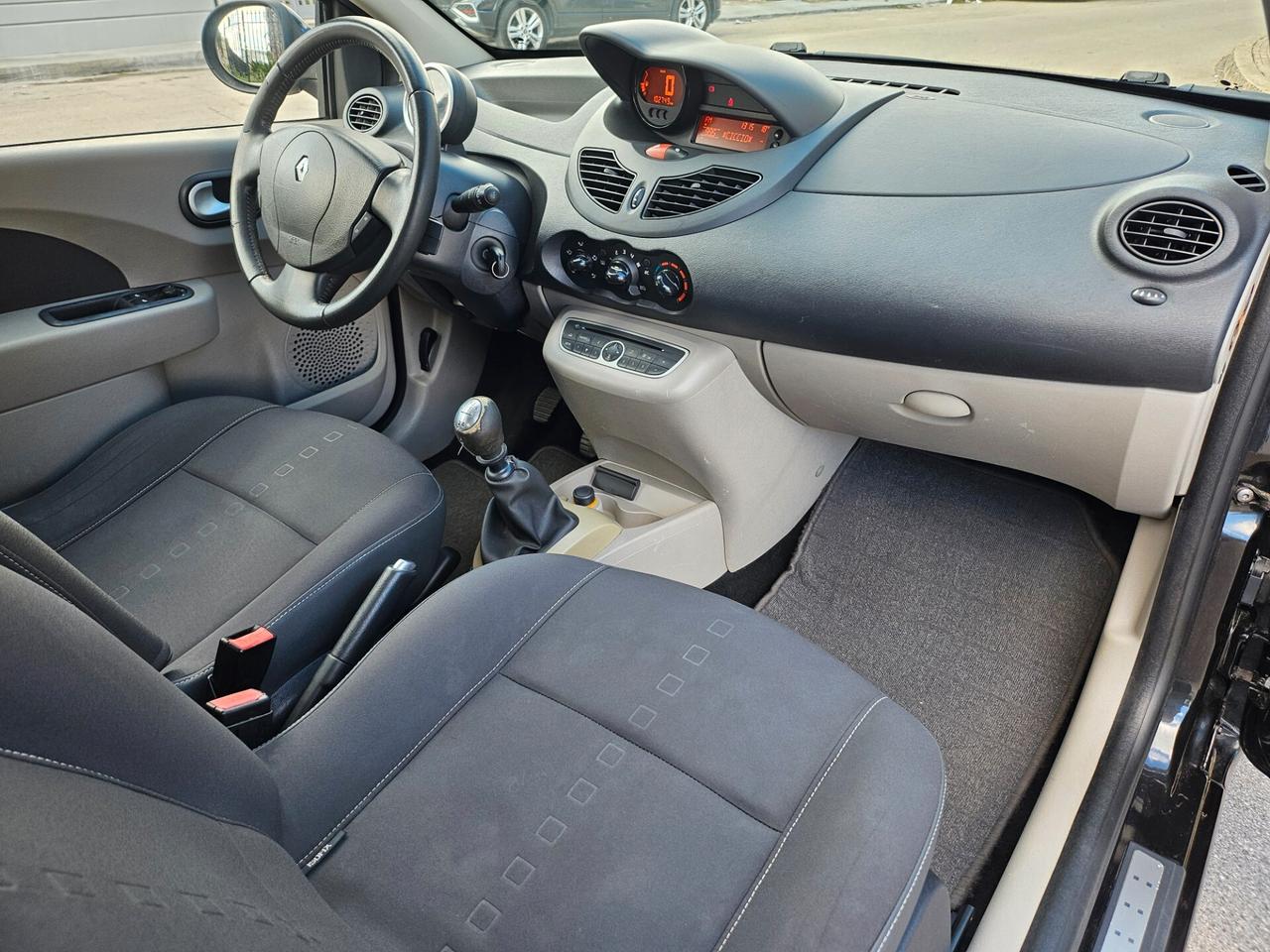 Renault Twingo 1.2 8V Dynamique (43 kw) 58cv