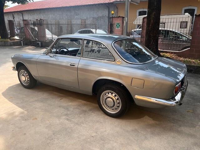 Alfa Romeo GT Veloce 1750 Quadrifoglio Oro 1° Serie del 1968