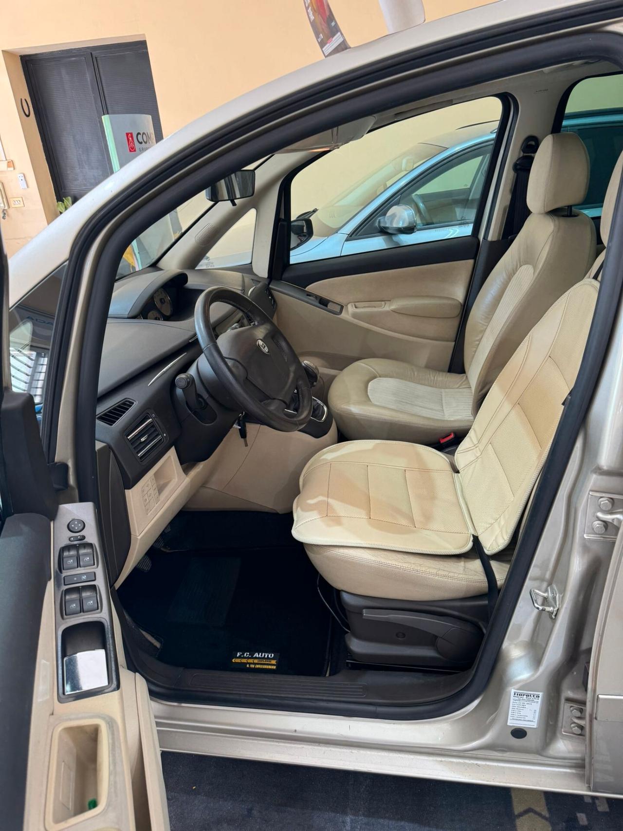 Lancia MUSA 1.4 16V Platino Plus