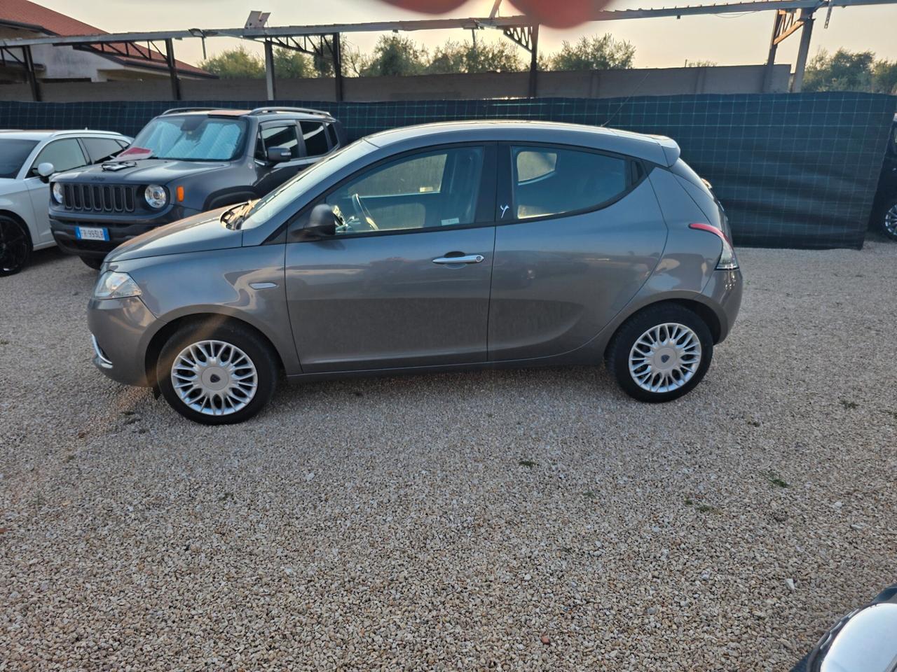 Lancia Ypsilon 1.2 69 CV 5 porte Silver