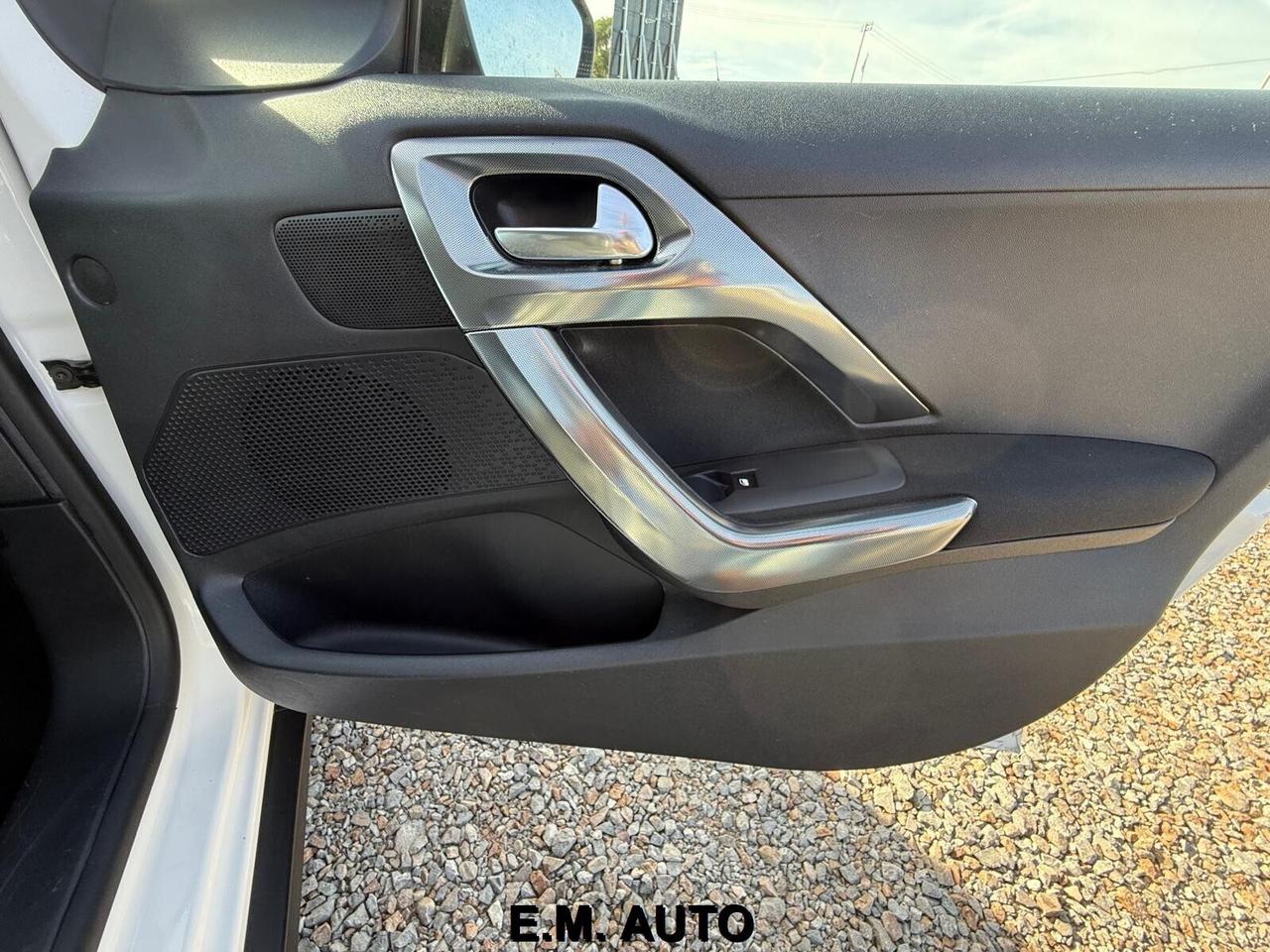 Peugeot 2008 1.6 e-HDi 92 CV Stop&Start Urban Cros