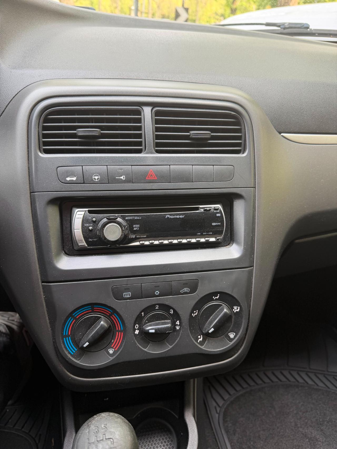 Fiat Punto 1.4 ACTIVE 57 KW (77CV)