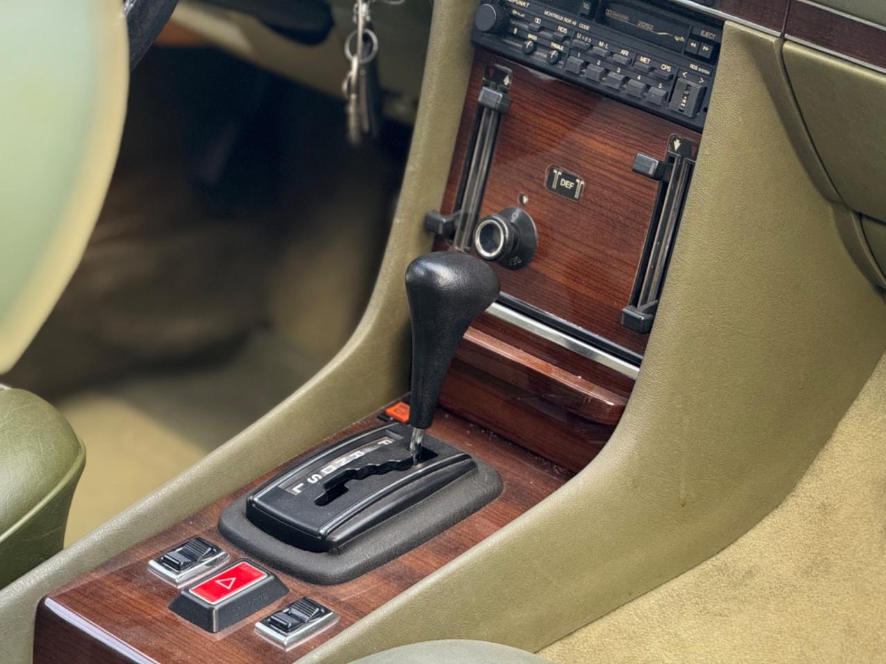 Mercedes-benz 500 SL R107 - Targa Oro - Conservato