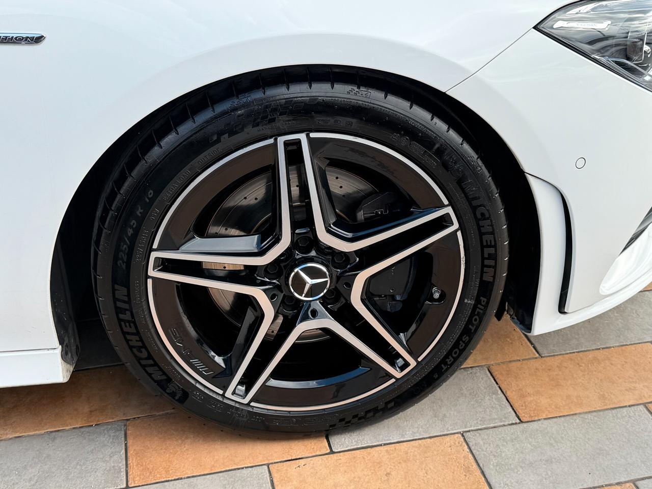 Mercedes-benz CLA 200 D 150 cv. Automatic NIGHT EDITION (Full optional)