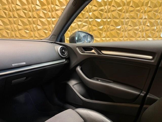 Audi A3 Sedan 30 1.6 tdi S-line116cv s-tronic