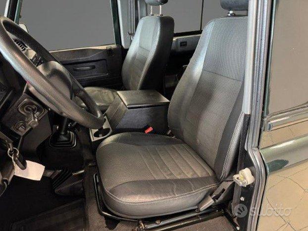 LAND ROVER Defender 90 2.4 TD4 Station Wagon SE