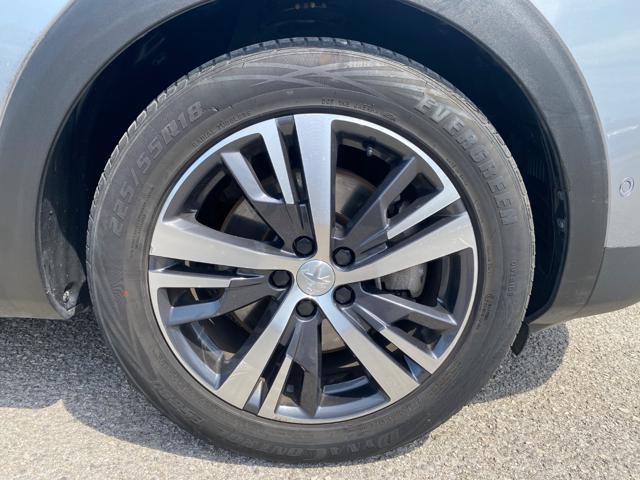 PEUGEOT 3008 Hybrid4 300 e-EAT8 Allure Pack