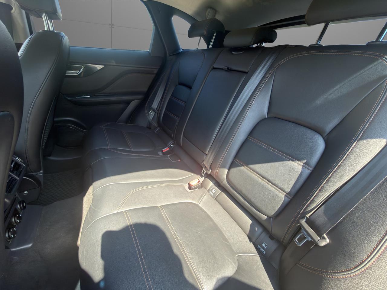 Jaguar F-Pace 2.0d i4 Pure 180cv - Promo finanziamento - Automatica