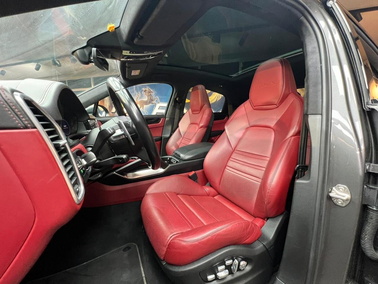 Porsche Cayenne Coupe 4.0 Turbo S e-hybrid tiptronic (538)