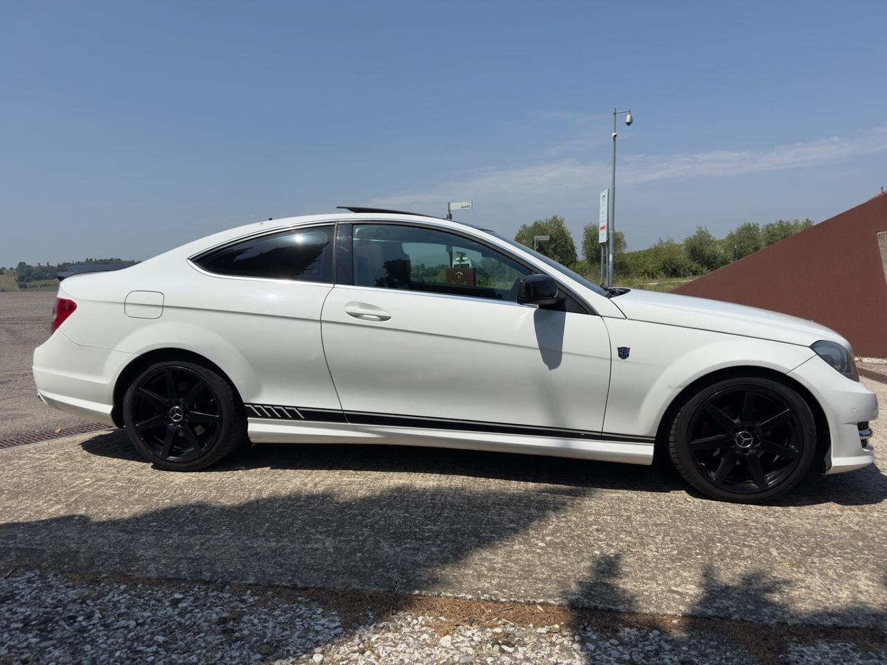 Mercedes-benz C 220 CDI Coupé Avantgarde AMG