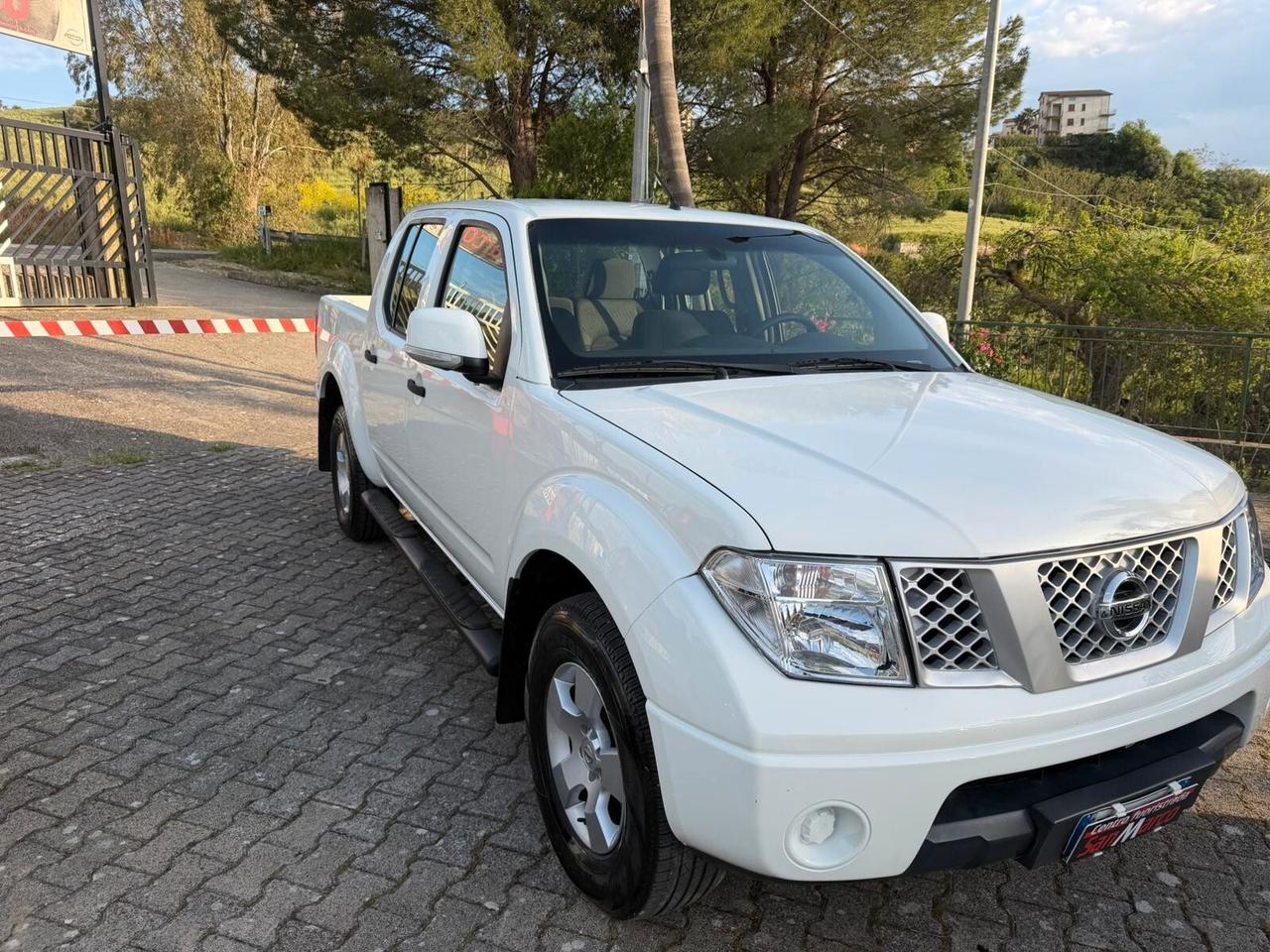 Nissan Navara 2.5 dCi 190CV 4 porte Double Cab LE