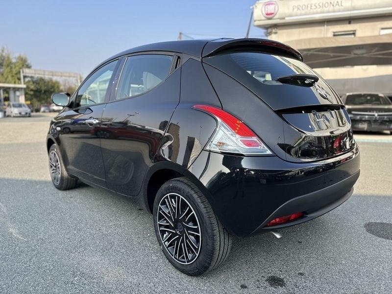 Lancia Ypsilon 1.0 FireFly 5 porte S&S Hybrid Oro