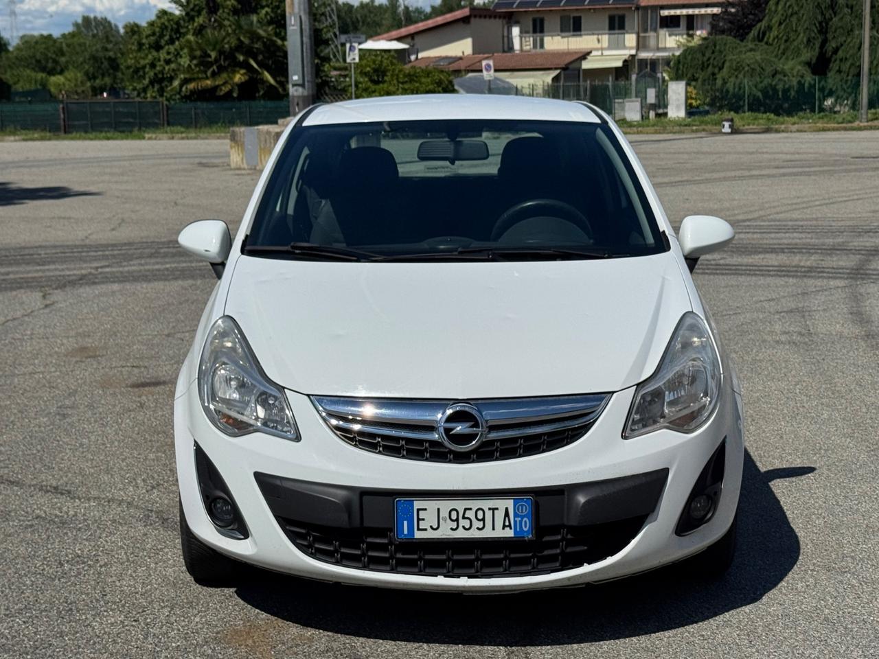 Opel Corsa 1.2 3 porte b-color