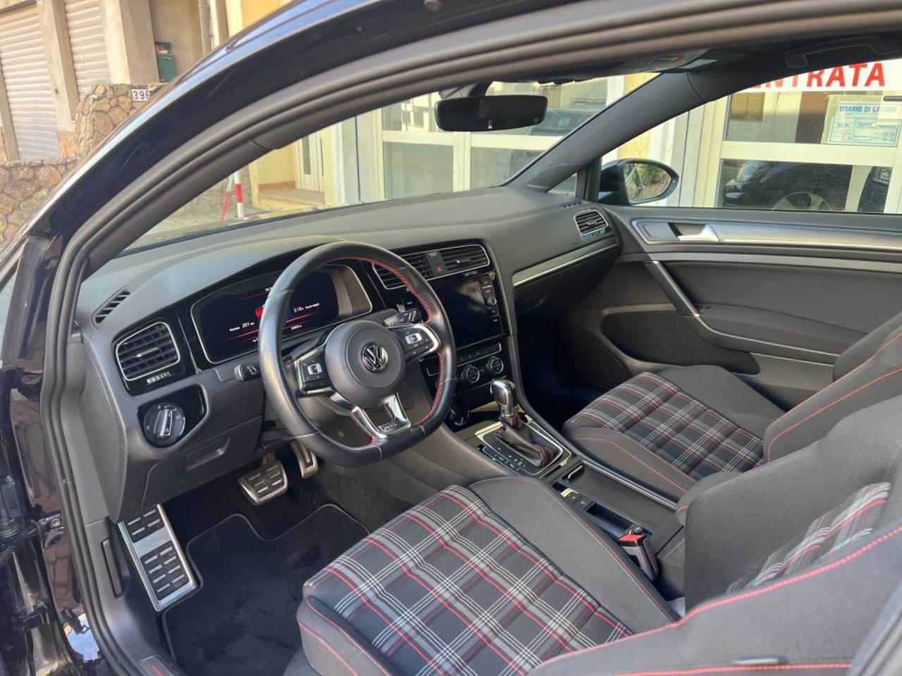 Volkswagen Golf GTI Performance 2.0 245 CV TSI 26000 KM