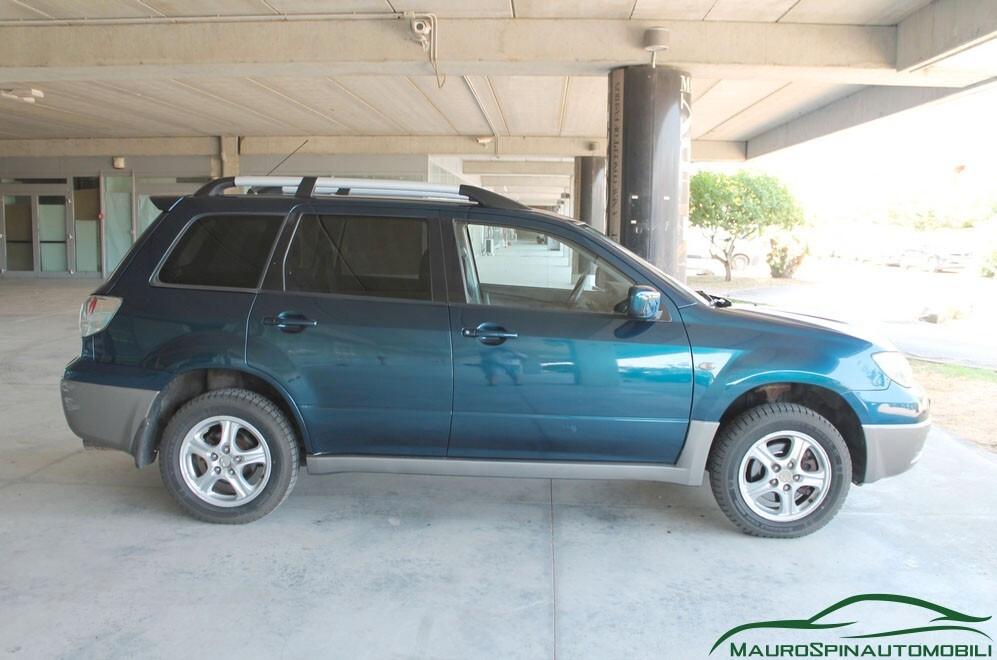 Mitsubishi Outlander 2.4i 16V 4WD Sport