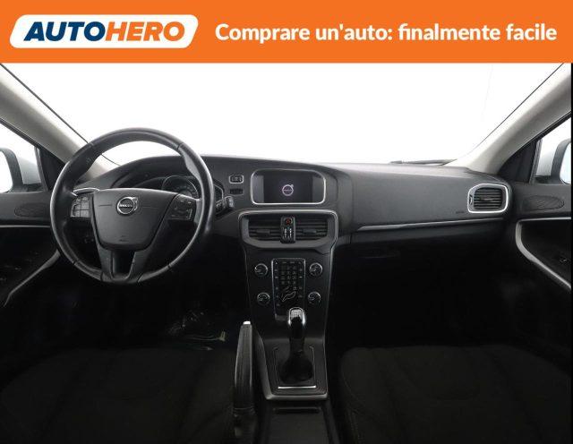 VOLVO V40 D2