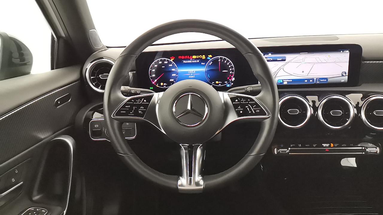 Mercedes-Benz Classe A - W177 2023 - A 250 e phev Progressive Advanced auto