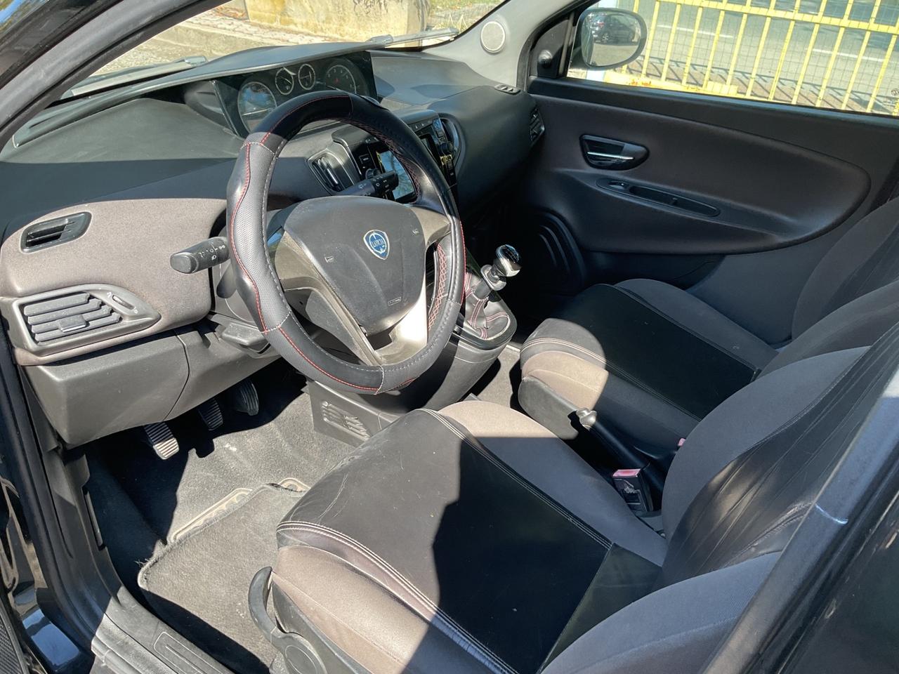 Lancia Ypsilon 1.2 5 Porte GPL Chic Gold OK NEOPATENTATI