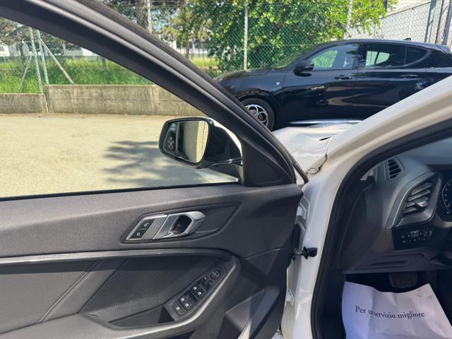 BMW 118 i 5p. Luxury 140CV AUTOM. NAVI