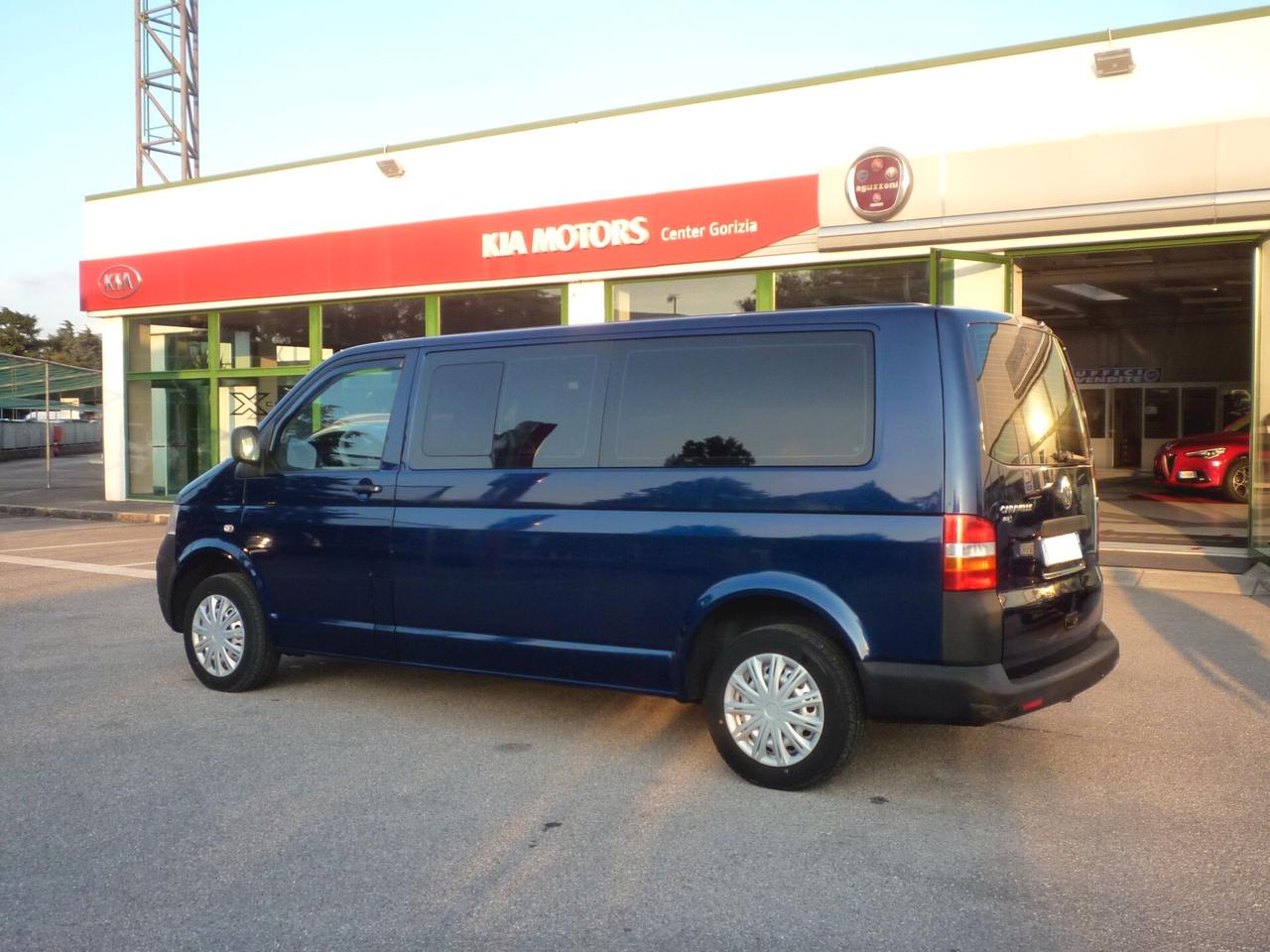 VOLKSWAGEN Caravelle 2.5 TDI/130CV Passo Lungo Trendline 2008