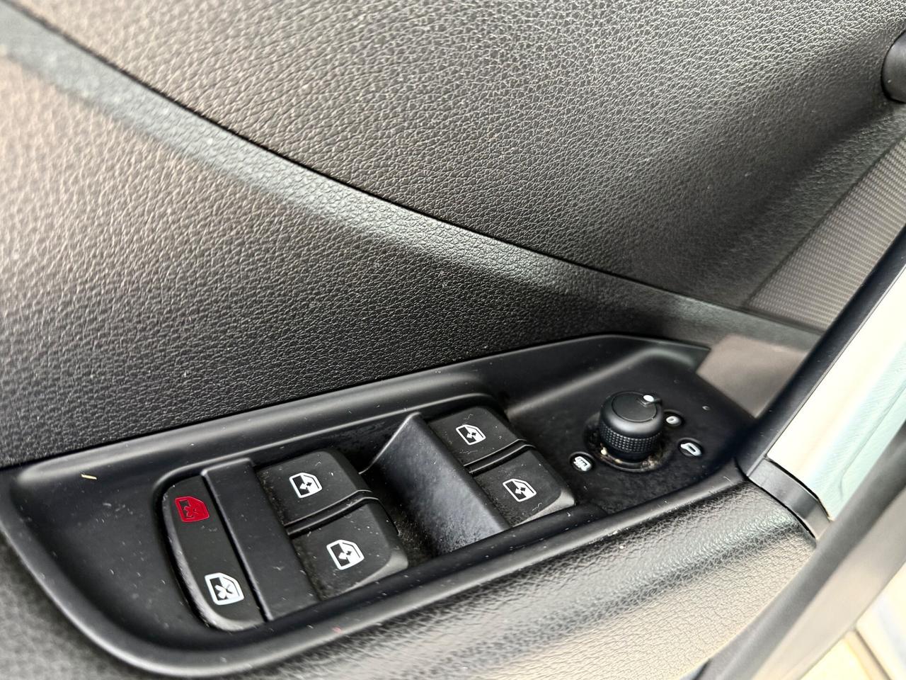 AUDI Q2 1.6 TDI S LINE Edition*LED*NAVI