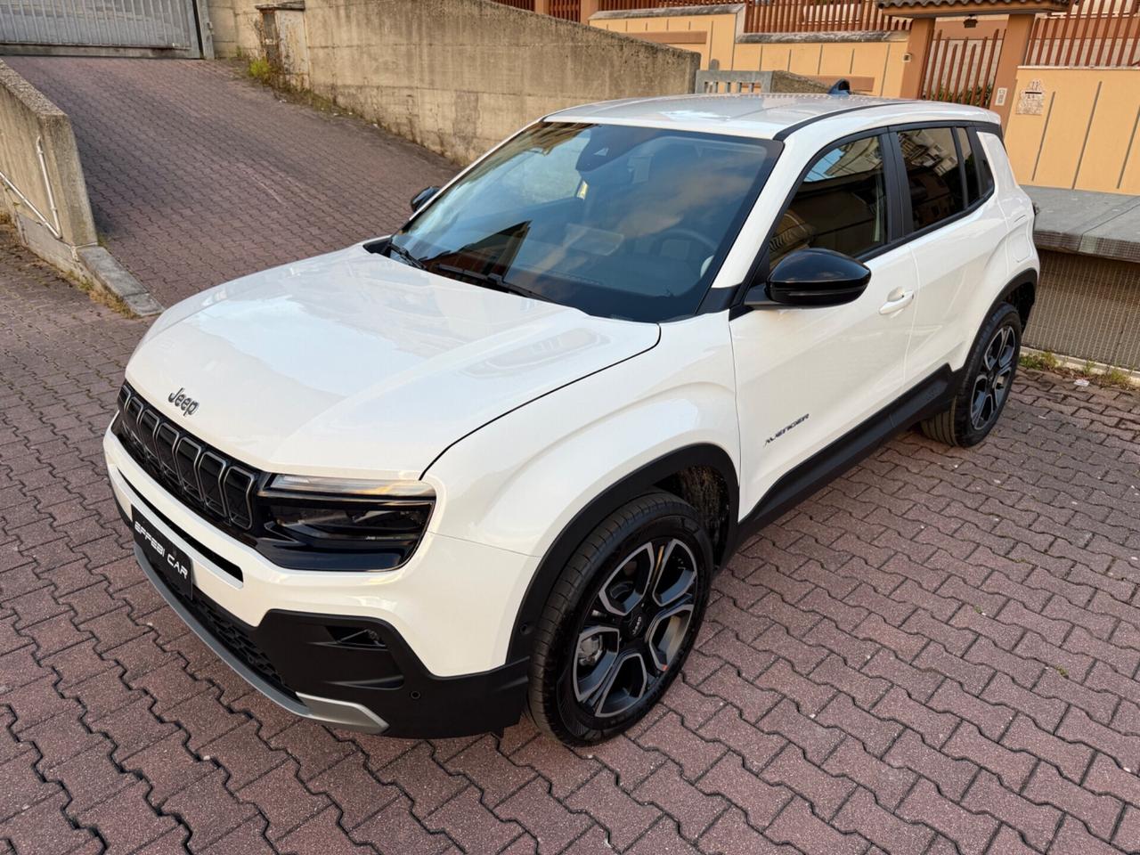 Jeep Avenger 1.2 e-Hybrid 110 cv MHEV Summit