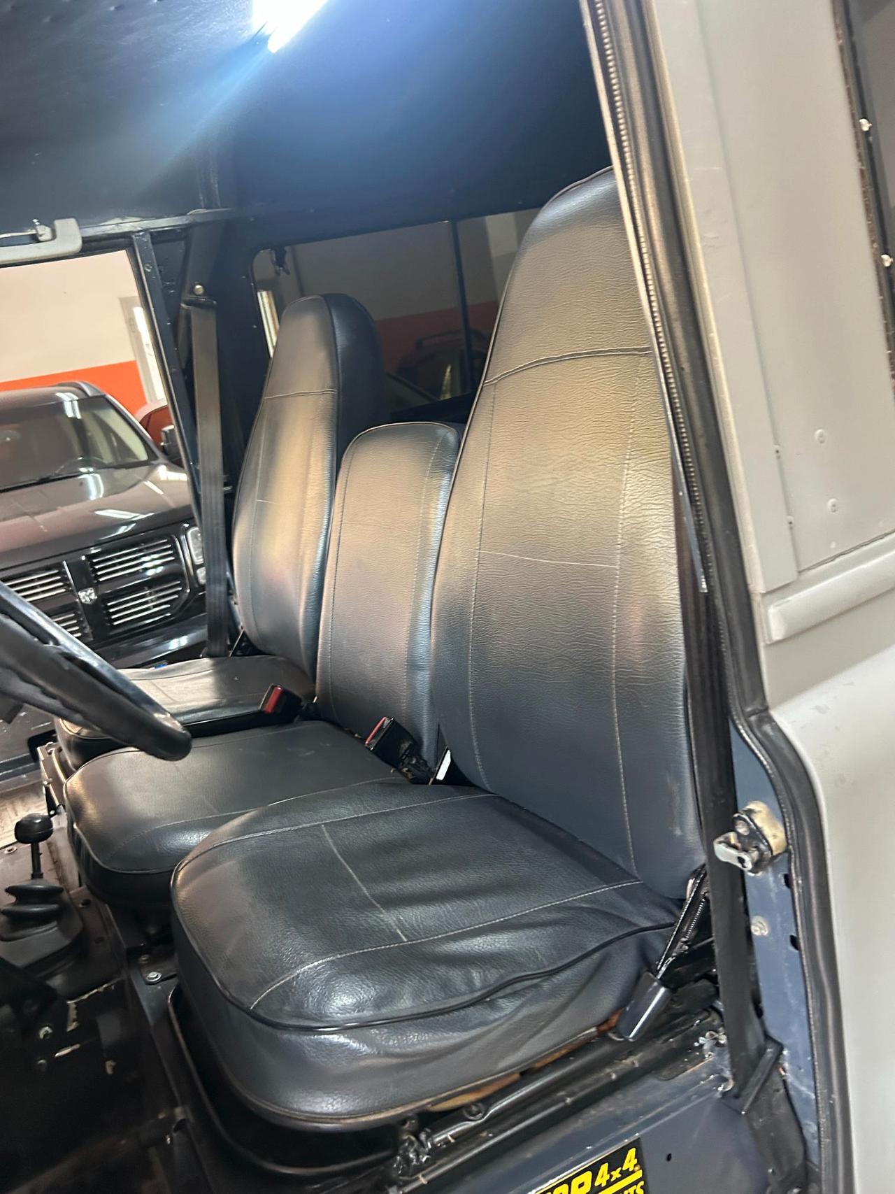 LAND ROVER 90 2.5 TDI 90 TDI AUTOCARRO 3 POSTI