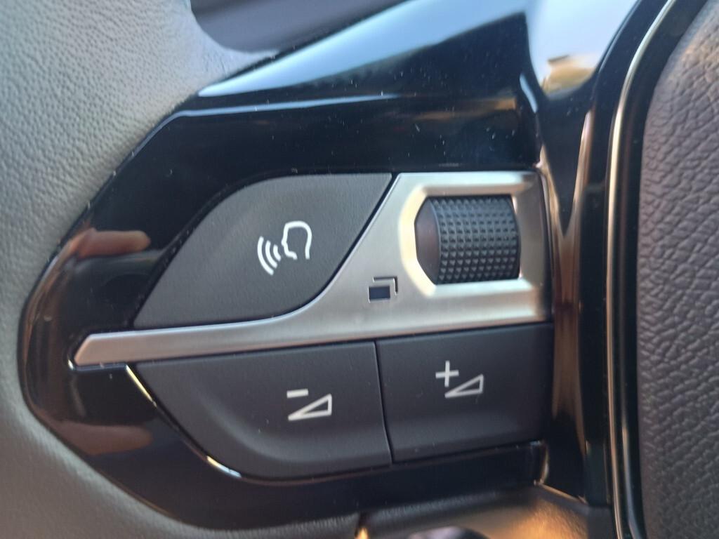 Peugeot 2008 1.2 100cv Allure