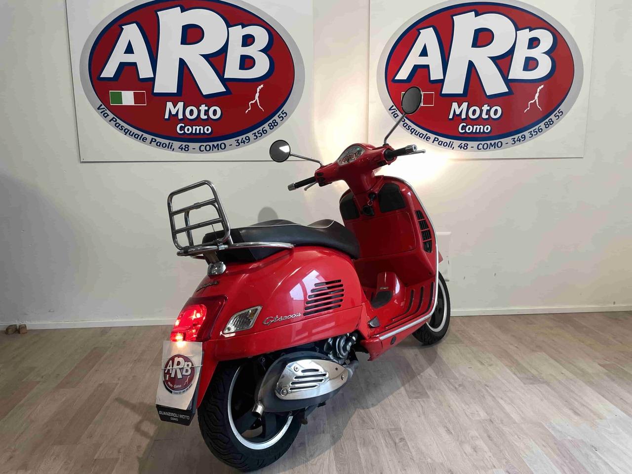 Piaggio Vespa 300 GTS gts ie