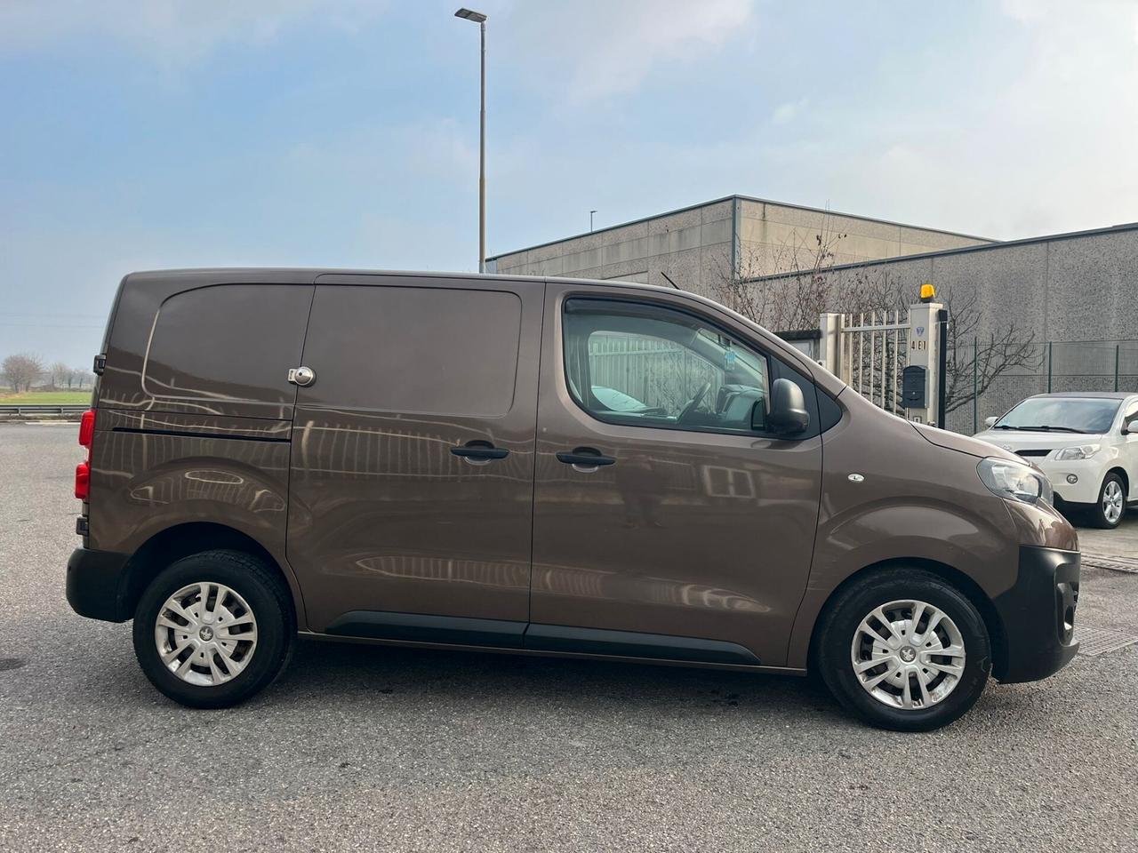 Peugeot Expert 2.0 HDi 120 EURO6 PASSO CORTO