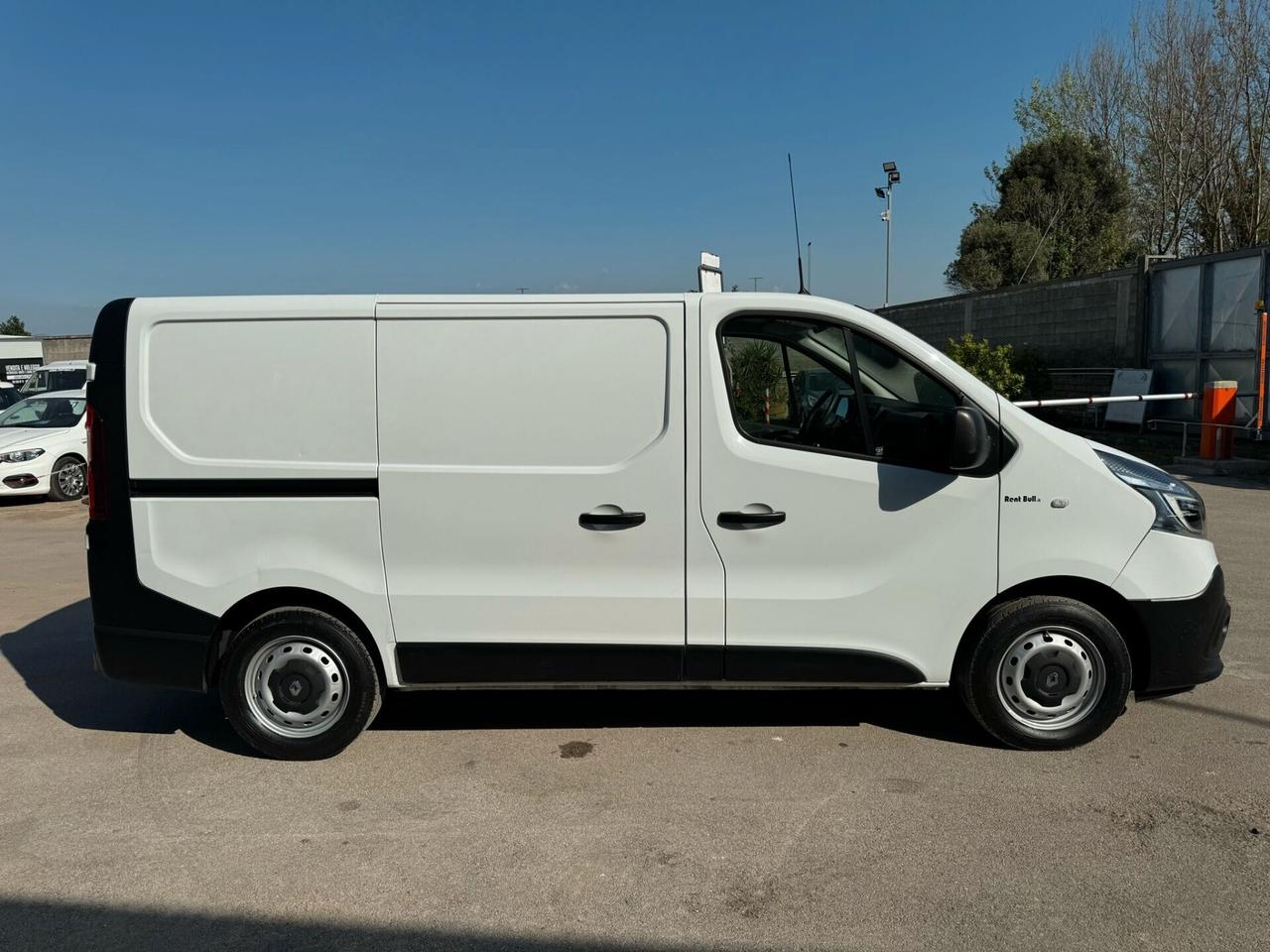 RENAULT TRAFIC FURGONATO LH1 120 CV. PASSO MEDIO TETTO MEDIO